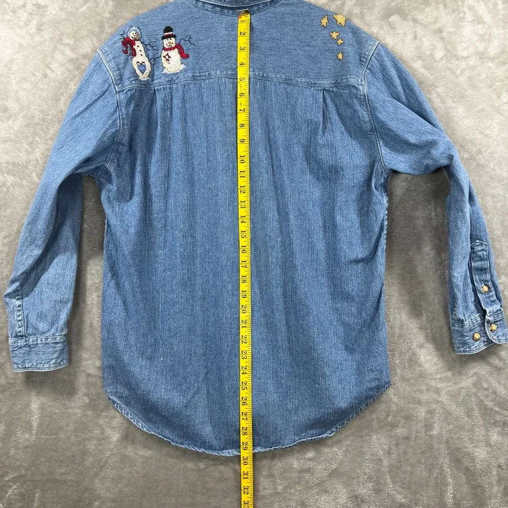 VTG Denim Shirt Women M Embroidered Christmas‎ Boho Grannycore Teacher Retro